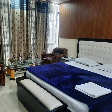 Rohtak Hotel Platinum Plaza מראה חיצוני תמונה