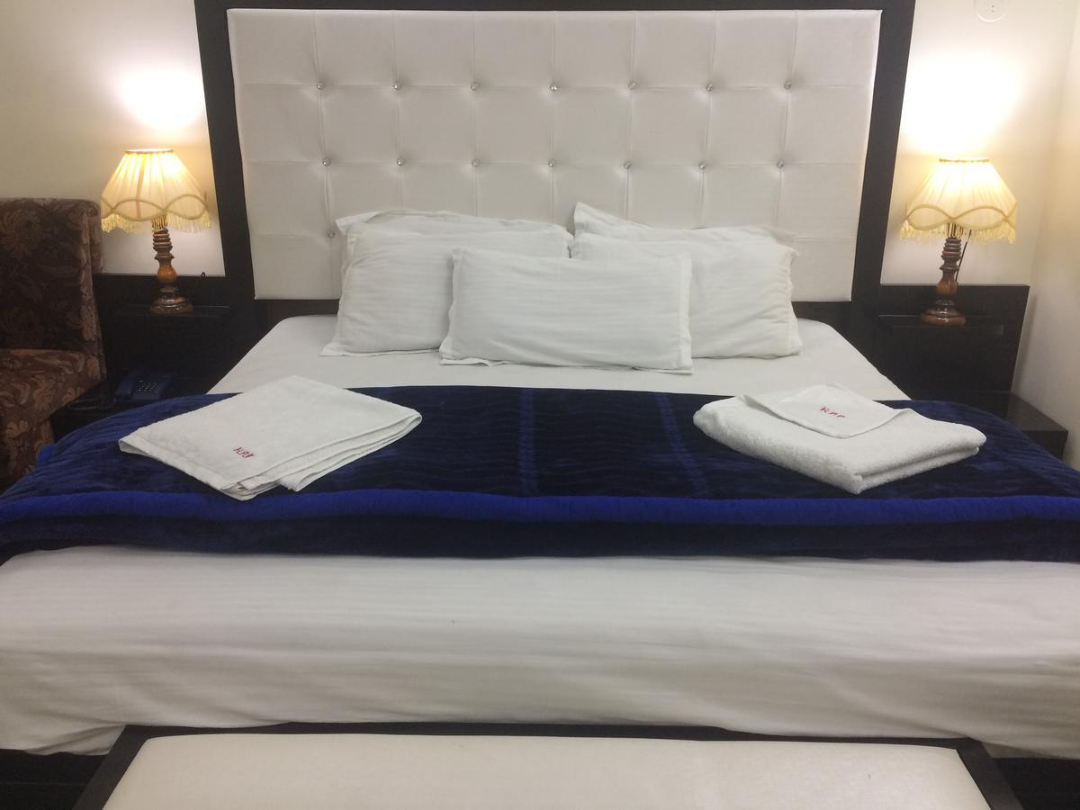 Rohtak Hotel Platinum Plaza מראה חיצוני תמונה