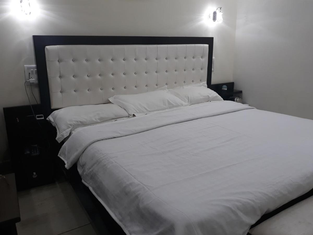Rohtak Hotel Platinum Plaza מראה חיצוני תמונה